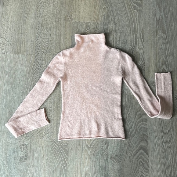 Barely worn like new took tags off before wearing it and it didn’t fit. - Picture 1 of 3